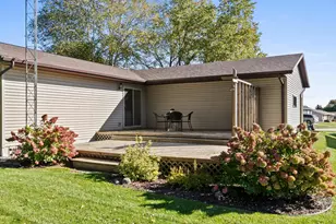 827 Nicholas Ct, Manitowoc, WI 54220 - Photo 31