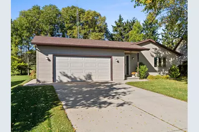 827  Nicholas Ct, Manitowoc, WI 54220 - Photo 25