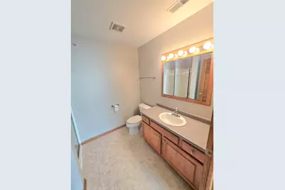 520  Windstone Dr #106, Hartland, WI 53029 - Photo 11