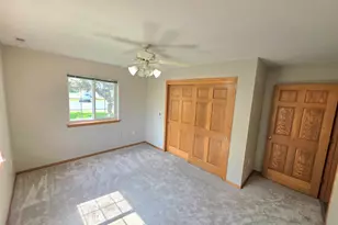 520 Windstone Dr, Hartland, WI 53029 - Photo 19