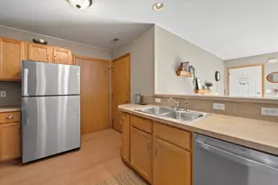 617 Westfield Way, Pewaukee, WI 53072 - Photo 7