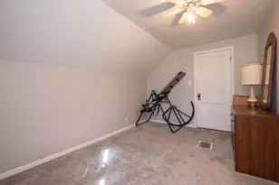 2131 S 62nd St, West Allis, WI 53219 - Photo 15