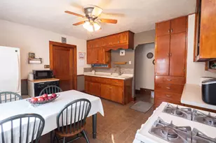 2131 S 62nd St, West Allis, WI 53219 - Photo 7
