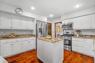 12427 N Golf Dr, Mequon, WI 53092 - Photo 17