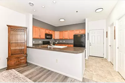 1610  Gabriel Dr #7, Waukesha, WI 53188 - Photo 9