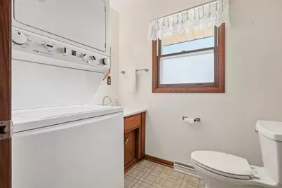 W215N10122  Hickory Dr, Germantown, WI 53017 - Photo 29