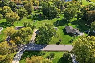 W215N10122 Hickory Dr, Germantown, WI 53017 - Photo 35