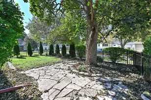 7926 Hillcrest Dr, Wauwatosa, WI 53213 - Photo 3