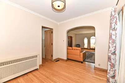 7926  Hillcrest Dr, Wauwatosa, WI 53213 - Photo 13