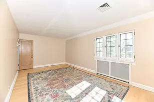 7926 Hillcrest Dr, Wauwatosa, WI 53213 - Photo 19