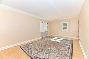 7926 Hillcrest Dr, Wauwatosa, WI 53213 - Photo 17
