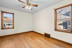 2815 S 46th St, Milwaukee, WI 53219 - Photo 11