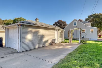 2815 S 46th St, Milwaukee, WI 53219 - Photo 25