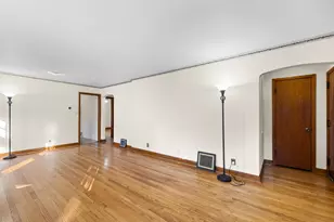 2815 S 46th St, Milwaukee, WI 53219 - Photo 7