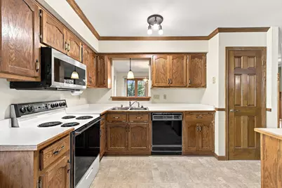 7534 W Tuckaway Creek Dr, Franklin, WI 53132 - Photo 13
