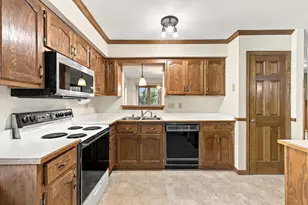 7534 W Tuckaway Creek Dr, Franklin, WI 53132 - Photo 13