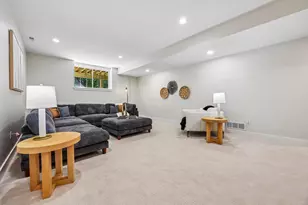 6777 S Prairie Wood Ln, Franklin, WI 53132 - Photo 33