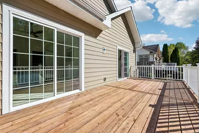 6777 S Prairiewood Ln, Franklin, WI 53132 - Photo 41