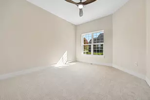 6777 S Prairie Wood Ln, Franklin, WI 53132 - Photo 23