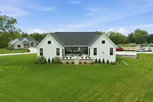 W274S3754 Legend Clubs Ct, Waukesha, WI 53189 - Photo 41