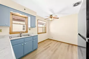 1631 S 94th Pl, West Allis, WI 53214 - Photo 15