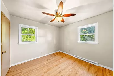 1631 S 94th Pl, West Allis, WI 53214 - Photo 11