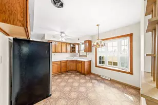 1631 S 94th Pl, West Allis, WI 53214 - Photo 5