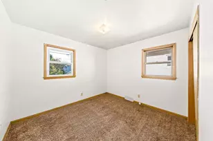 1631 S 94th Pl, West Allis, WI 53214 - Photo 17