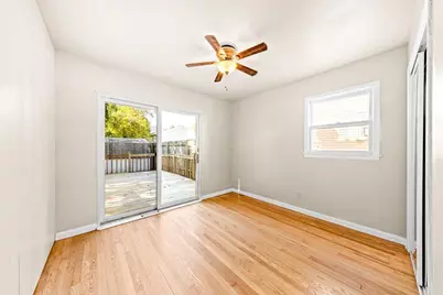 1631 S 94th Pl, West Allis, WI 53214 - Photo 9