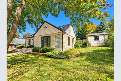 304  Oxford Rd, Waukesha, WI 53186 - Photo 3