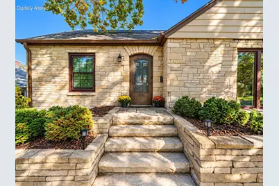 304  Oxford Rd, Waukesha, WI 53186 - Photo 5