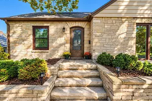 304 Oxford Rd, Waukesha, WI 53186 - Photo 5