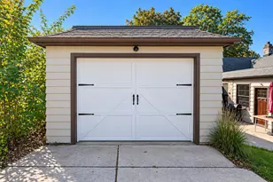 304 Oxford Rd, Waukesha, WI 53186 - Photo 29