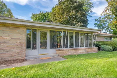 15300  High Knoll Ln, Brookfield, WI 53005 - Photo 3