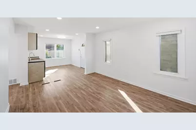 4170 S 5th Pl, Milwaukee, WI 53207 - Photo 5