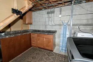 6185 S 38th St, Greenfield, WI 53221 - Photo 41