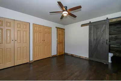 6185 S 38th St, Greenfield, WI 53221 - Photo 23