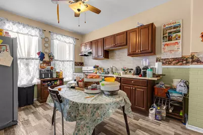 2401 W Grant St, Milwaukee, WI 53215 - Photo 9