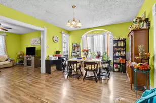 2401 W Grant St, Milwaukee, WI 53215 - Photo 7