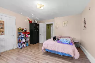 2401 W Grant St, Milwaukee, WI 53215 - Photo 17
