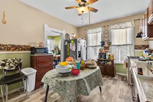 2401 W Grant St, Milwaukee, WI 53215 - Photo 11