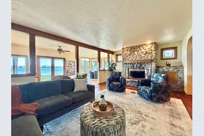 428 S Golden Lake Ln, Summit, WI 53066 - Photo 9
