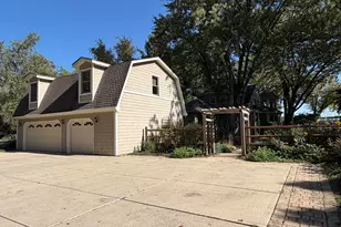428 S Golden Lake Ln, Summit, WI 53066 - Photo 39