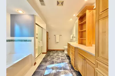 428 S Golden Lake Ln, Summit, WI 53066 - Photo 25