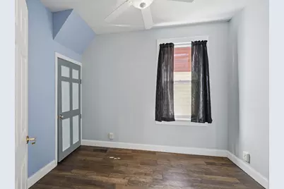 216 E Garfield Ave, Milwaukee, WI 53212 - Photo 9
