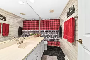 W136N8124 River Park Dr, Menomonee Falls, WI 53051 - Photo 19