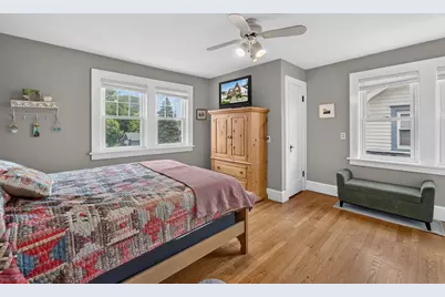 933  Lathrop Ave, Racine, WI 53405 - Photo 9