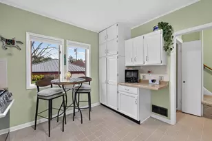 933 Lathrop Ave, Racine, WI 53405 - Photo 7