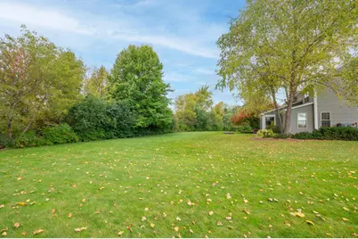 8646 S Parkland Ct, Franklin, WI 53132 - Photo 17