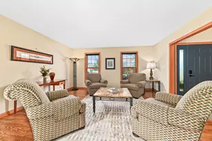 8646 S Parkland Ct, Franklin, WI 53132 - Photo 7